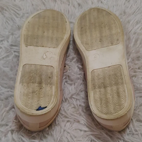 UNIVERSAL Thread Shoes - Picture 4 of 6